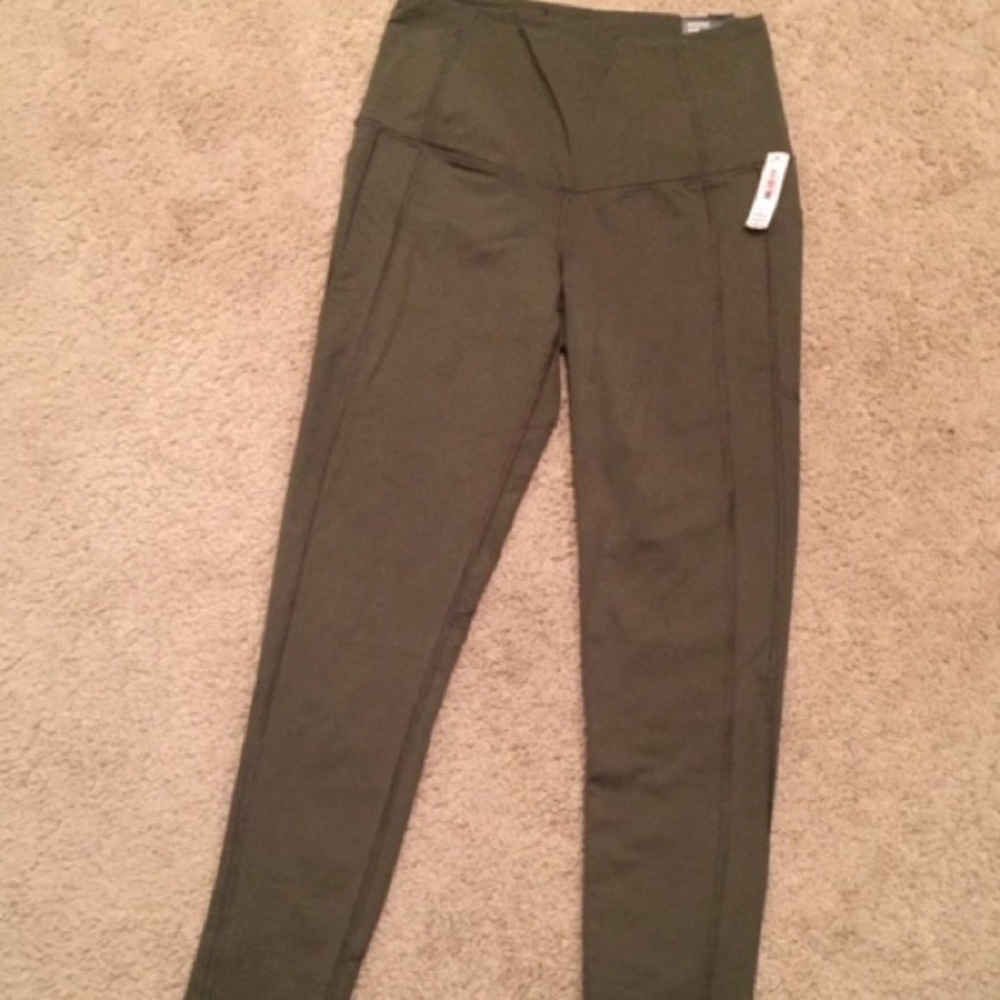 NWT VS SPORT LEGGINGS